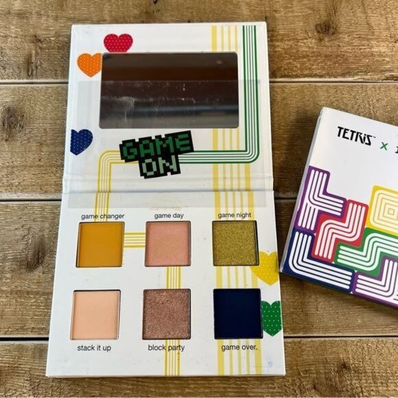 Tetris X Ipsy Game On Eyeshadow Palette Of 6 With Mirror - Picture 3 of 5